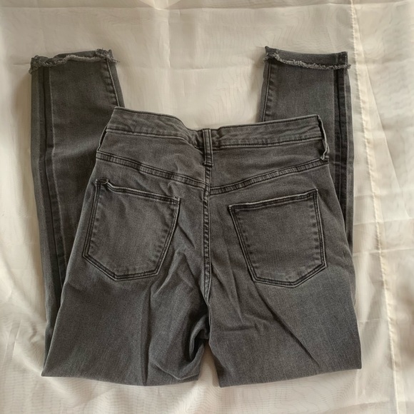 Mossimo Black Destructed Cropped Jeans - Picture 6 of 6